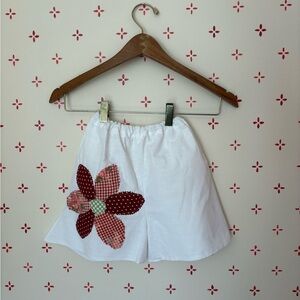 White Shorts with floral appliqué